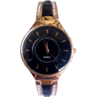 stylish everyday analog watch