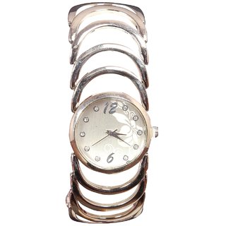 stylish everyday analog watch