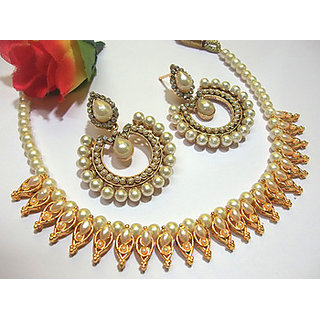 pearl tilak polki earrings - Earrings | Buy online on ZillyBuy