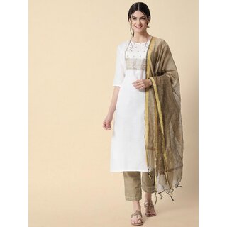 embroidered ethnic kurta set for women