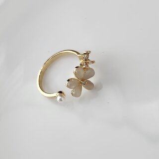 Anti Tarnish Gold-Plated Cubic Zirconia Stone Studded Finger Ring For Women gold