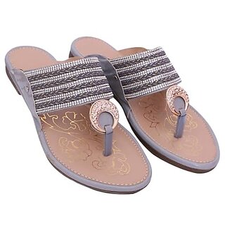 Wellmax Womens Grey Traditional Ethnic Design Kohlapuri Flat Sandals