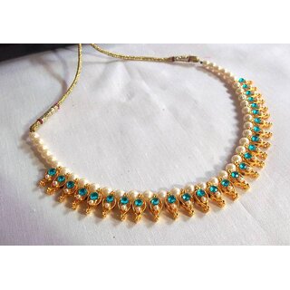 Sea blue pearl necklace